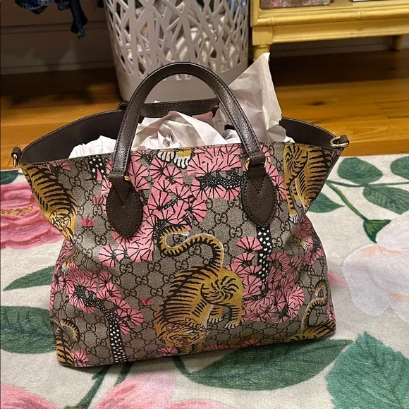 Gucci Pink and Brown bengal Tiger Print Tote Rare HTF vintage - Picture 2 of 16